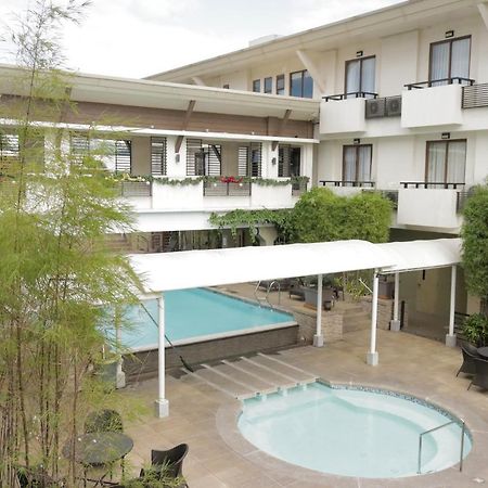 Mansion Garden Hotel Olóngapo Exterior foto